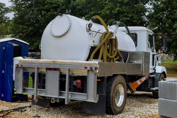 Best Portable toilet rental cost  in Lake Mills, WI